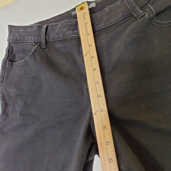 XL REG MAURICES BLACK MID RISE STRETCH 5 POCKET CURVY JEANS - Picture 4 of 10